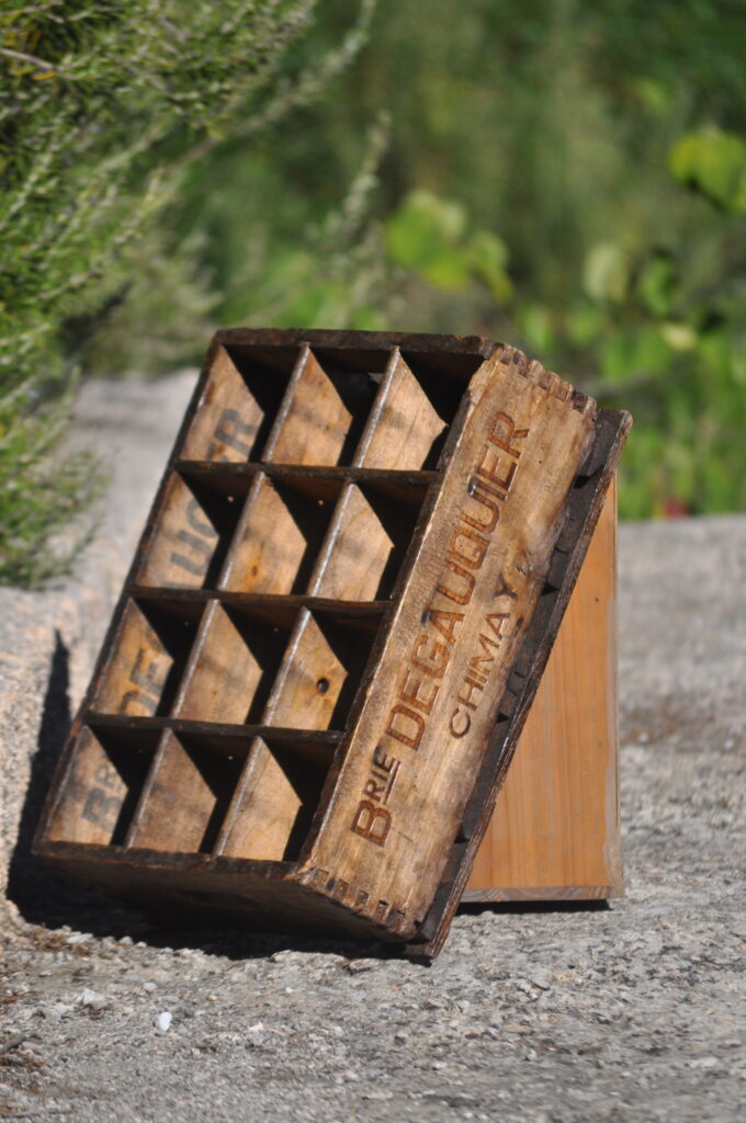 Caisse à bouteilles en bois Curiosités et Confettis