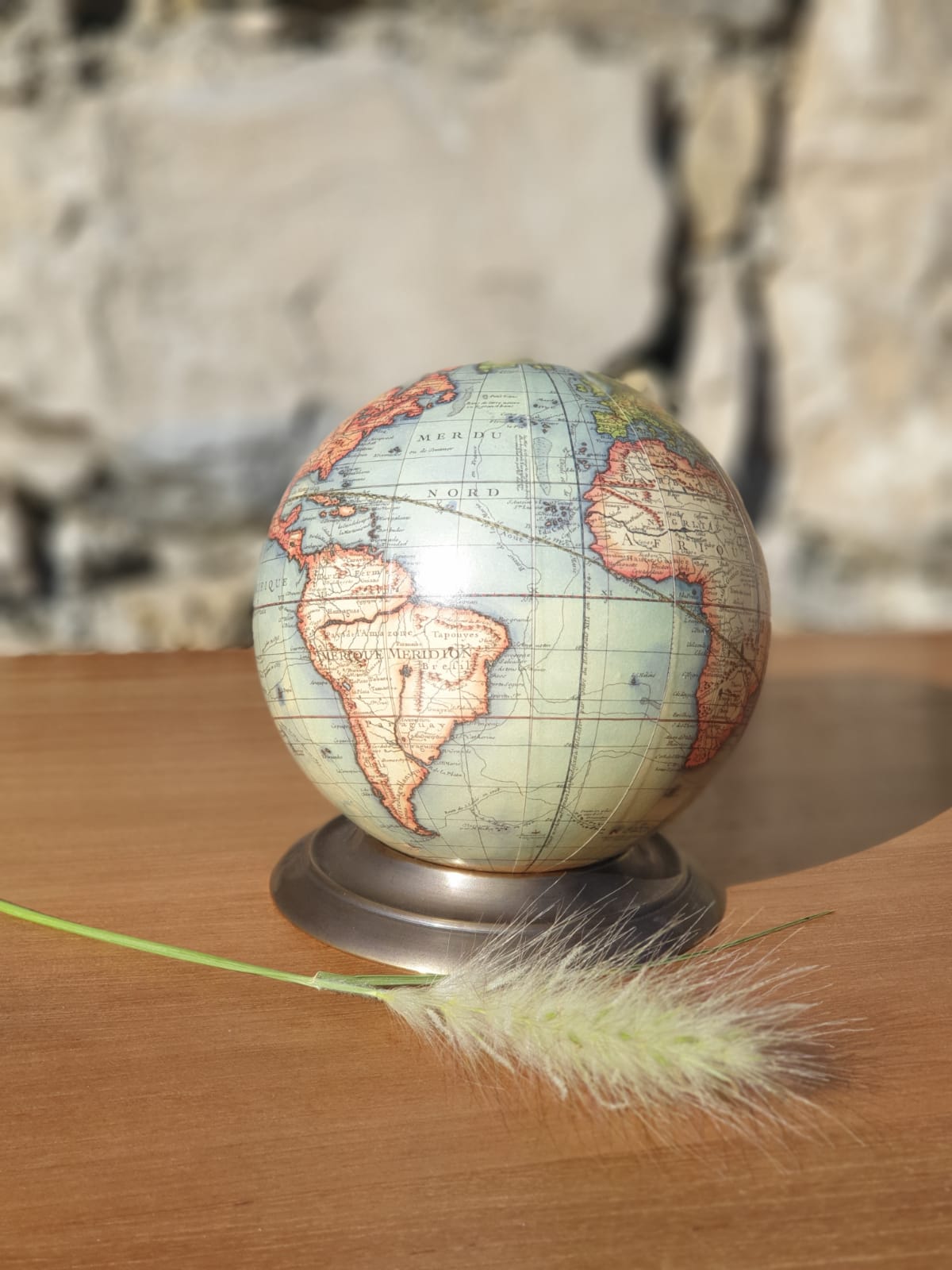 Mini globe - Curiosités et Confettis