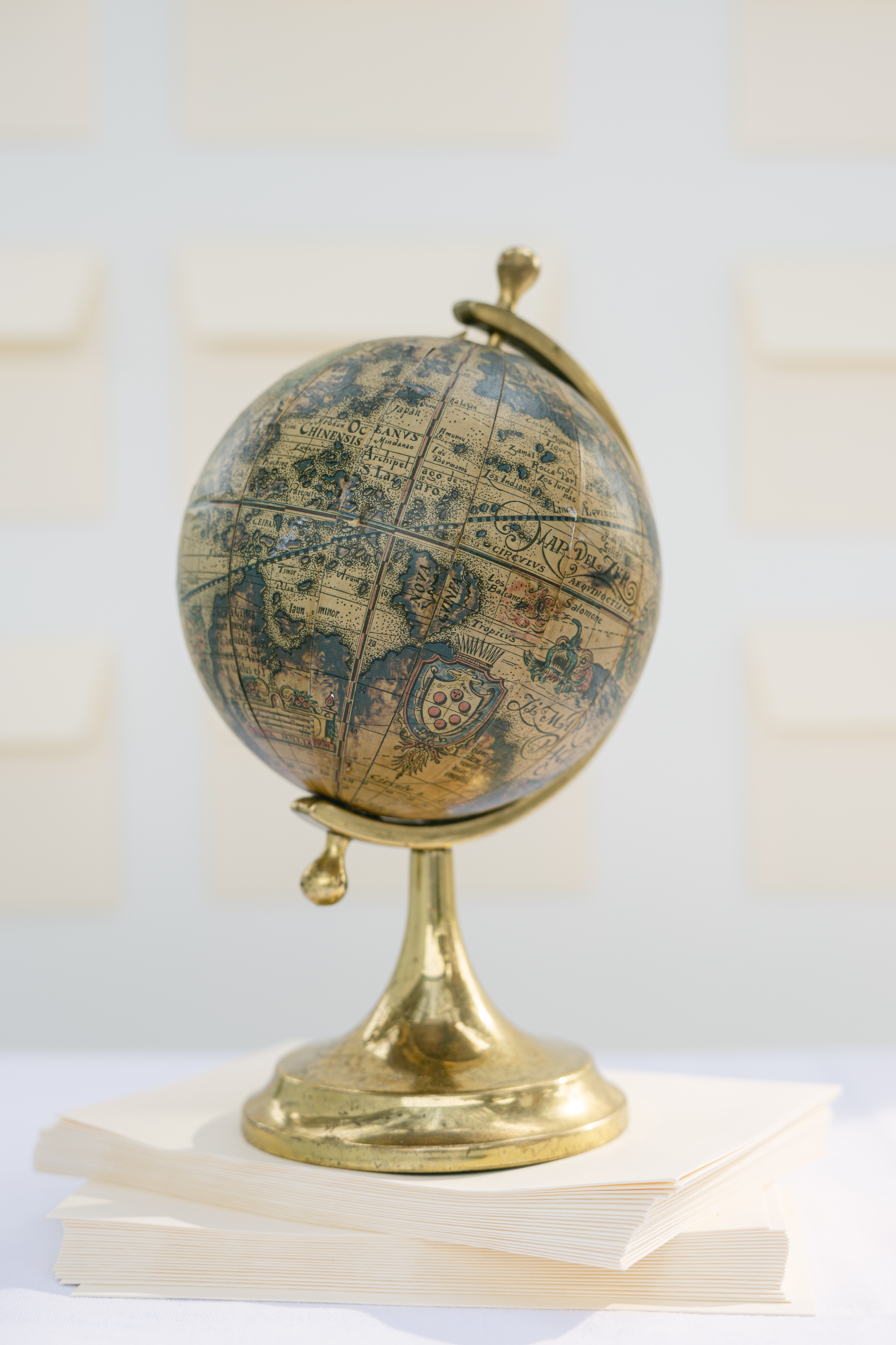 Globe laiton